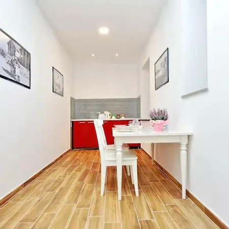 Restart Aldobrandini E Sciarra Apartament *