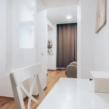 Restart Aldobrandini E Sciarra Apartment *